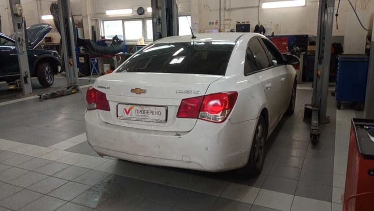 Chevrolet Cruze, 2009 - вид 2