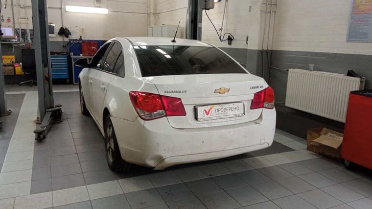 Chevrolet Cruze, 2009 - вид 3