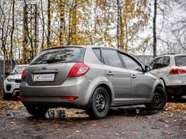 KIA Ceed 2010 года, 199 972 км - вид 2