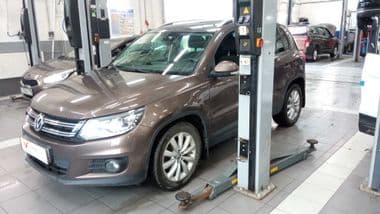 Volkswagen Tiguan 2016 года, 151 391 км - вид 1