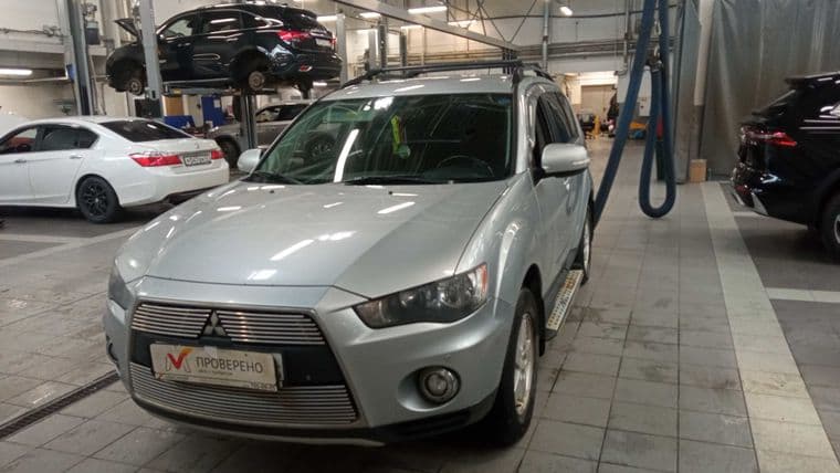 Mitsubishi Outlander, 2011