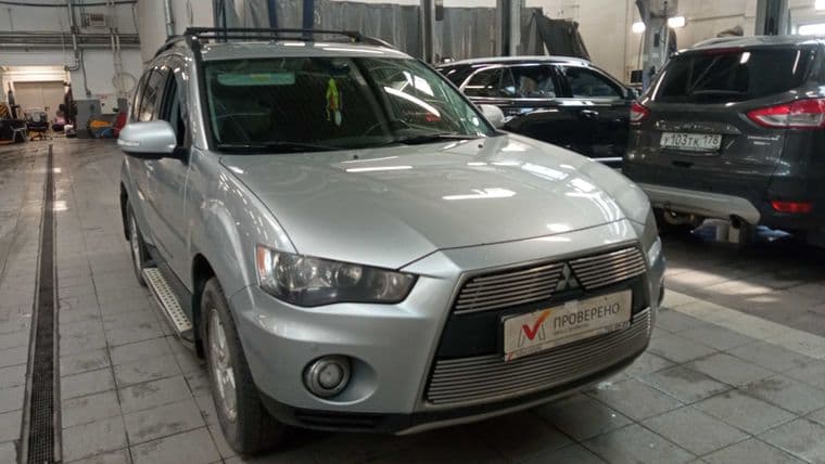 Mitsubishi Outlander, 2011 - вид 1