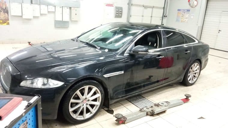 Jaguar XJ 2014 года, 121 939 км | VIN 71271 - вид 1