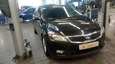 KIA Ceed 2012 года, 148 000 км - вид 2