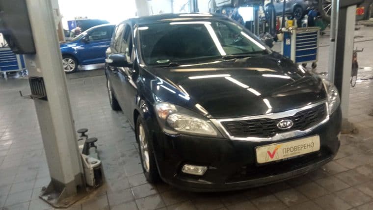 KIA Ceed 2012 года, 148 000 км - вид 2