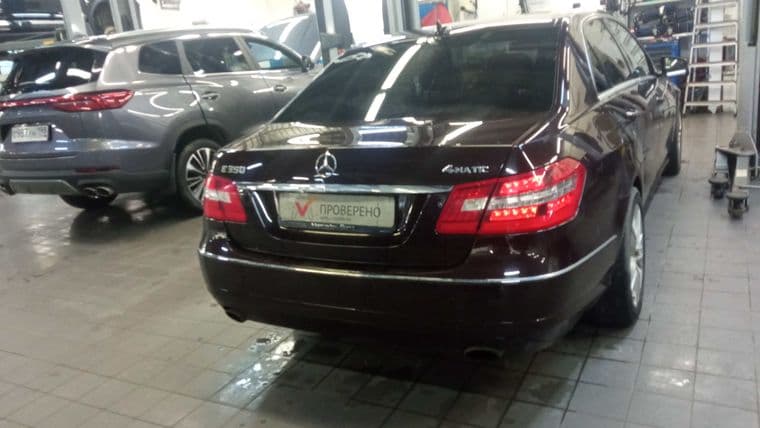 Mercedes-Benz E-класс, 2010 - вид 3
