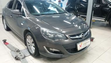 Opel Astra 2013 года, 197 398 км - вид 2