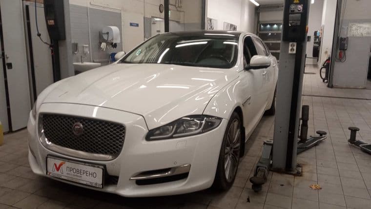 Jaguar XJ, 2016