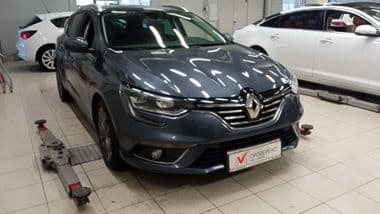 Renault Megane 2018 года, 189 643 км - вид 2