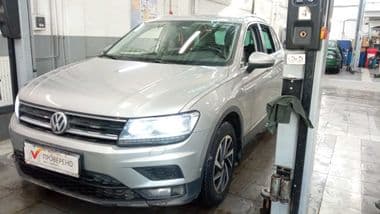Volkswagen Tiguan 2018 года, 92 257 км - вид 1