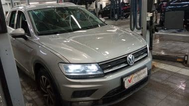 Volkswagen Tiguan 2018 года, 92 257 км - вид 2