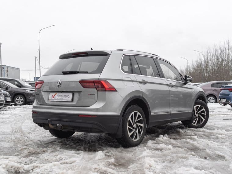Volkswagen Tiguan 2018 года, 92 257 км - вид 2