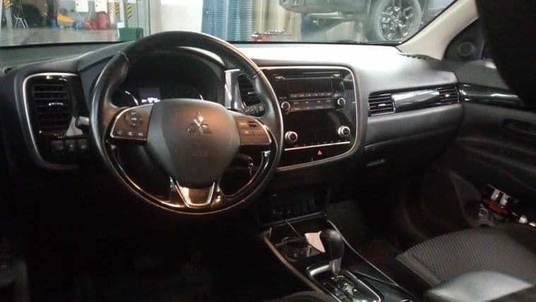 Mitsubishi Outlander, 2022 - вид 4
