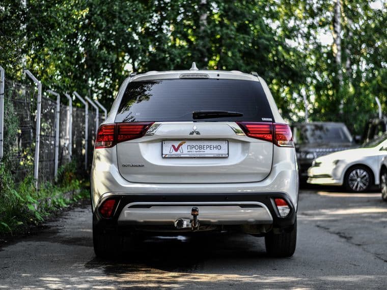 Mitsubishi Outlander, 2022 - вид 3