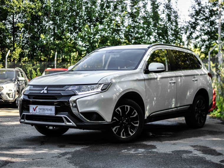Mitsubishi Outlander, 2022