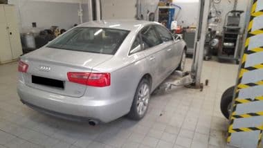 Audi A6 2011 года, 337 683 км - вид 2