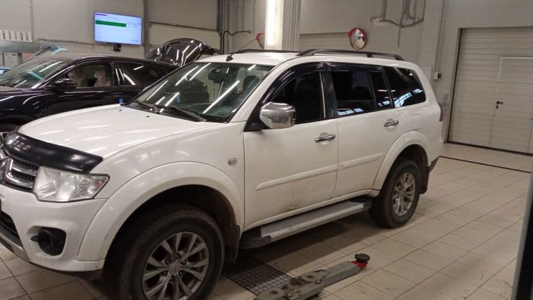 Mitsubishi Pajero Sport, 2013