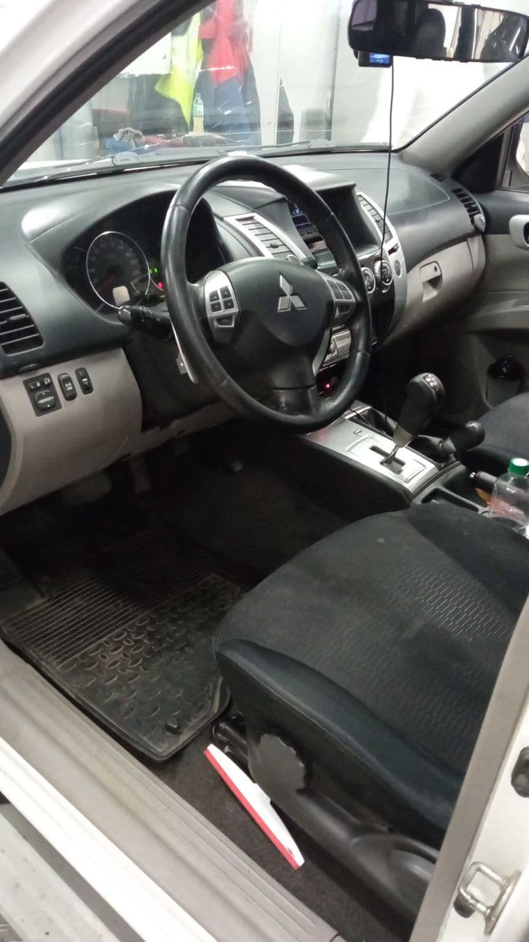 Mitsubishi Pajero Sport, 2013 - вид 4