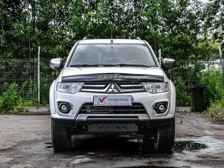 Mitsubishi Pajero Sport, 2013 - вид 2