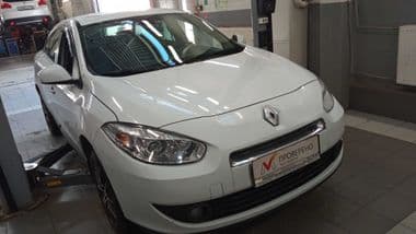 Renault Fluence 2011 года, 243 227 км - вид 2