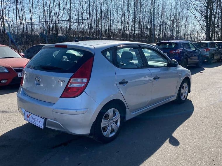 Hyundai i30, 2010 - вид 3