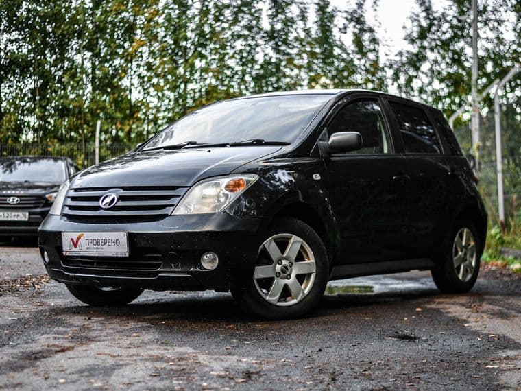 Toyota Ist, 2003