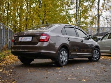 Skoda Rapid 2019 года, 52 000 км - вид 2