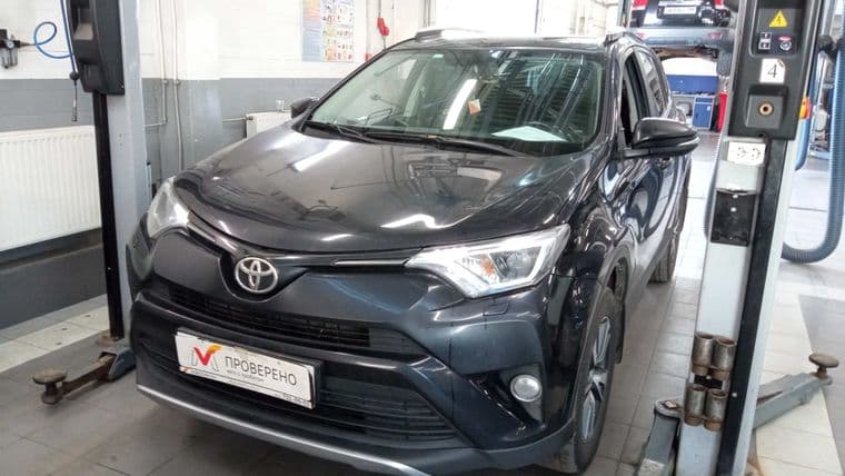 Toyota RAV4 2017 года, 157 000 км - вид 1