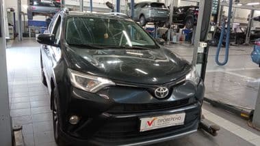 Toyota RAV4 2017 года, 157 000 км - вид 2
