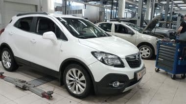 Opel Mokka 2015 года, 153 335 км - вид 2