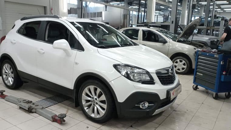 Opel Mokka 2015 года, 153 335 км - вид 2