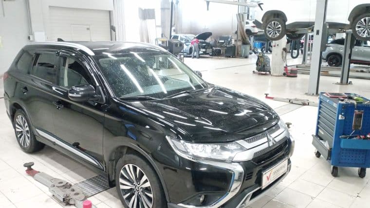 Mitsubishi Outlander, 2019 - вид 1