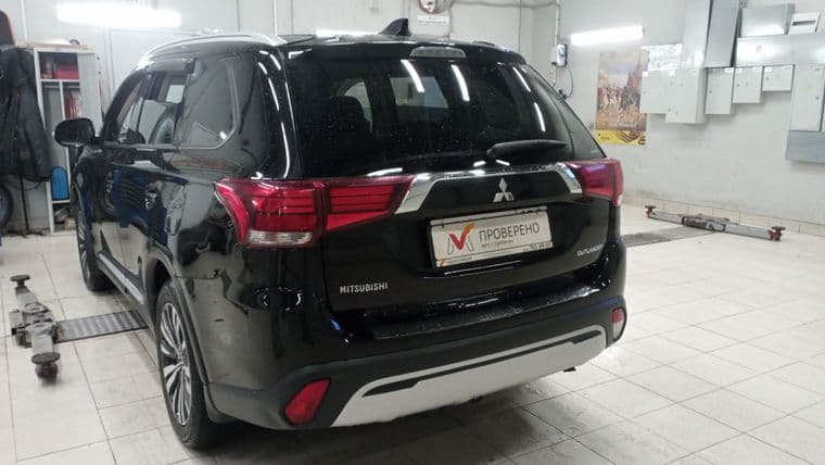 Mitsubishi Outlander, 2019 - вид 3