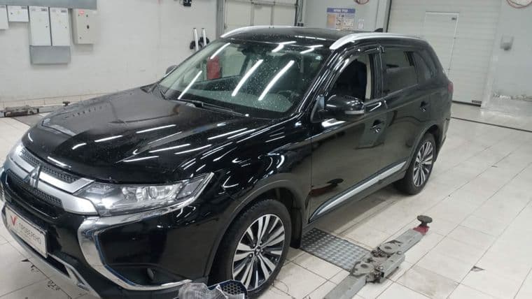 Mitsubishi Outlander 2019 года, 103 078 км - вид 1