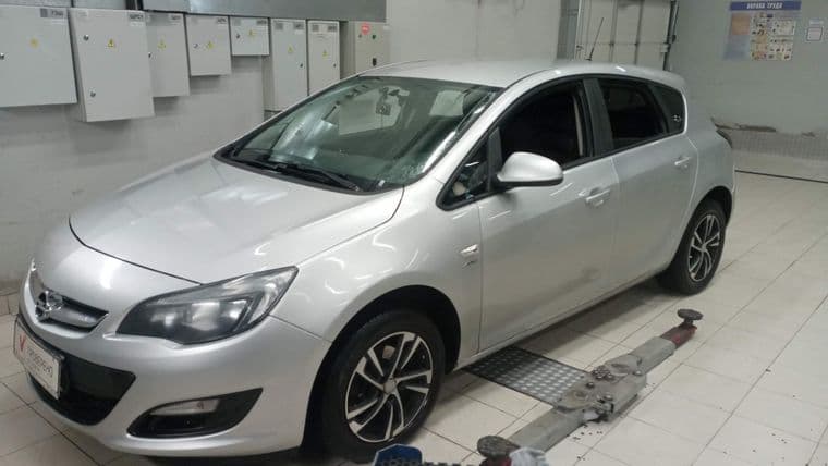 Opel Astra 2013 года, 129 868 км - вид 2