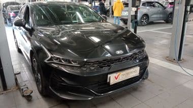 KIA K5 2020 года, 91 083 км - вид 2