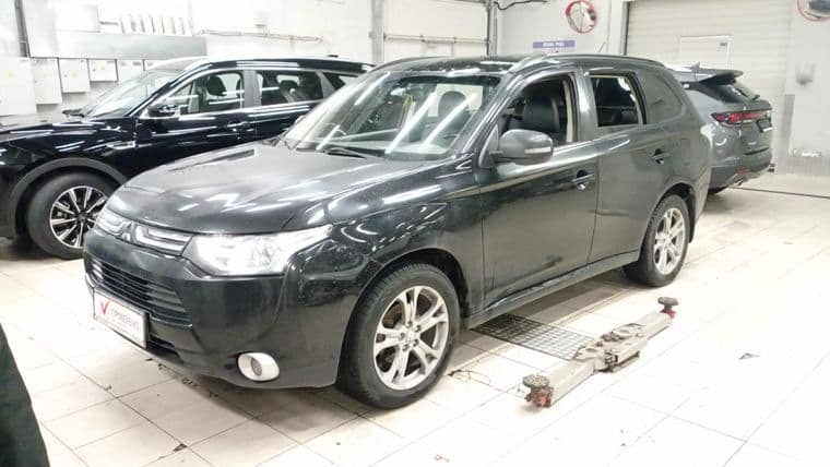 Mitsubishi Outlander 2012 года, 251 188 км - вид 1