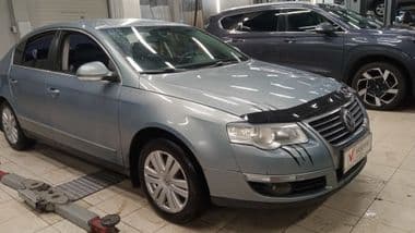 Volkswagen Passat 2010 года, 189 365 км - вид 2