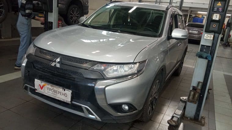 Mitsubishi Outlander 2021 года, 70 447 км - вид 1