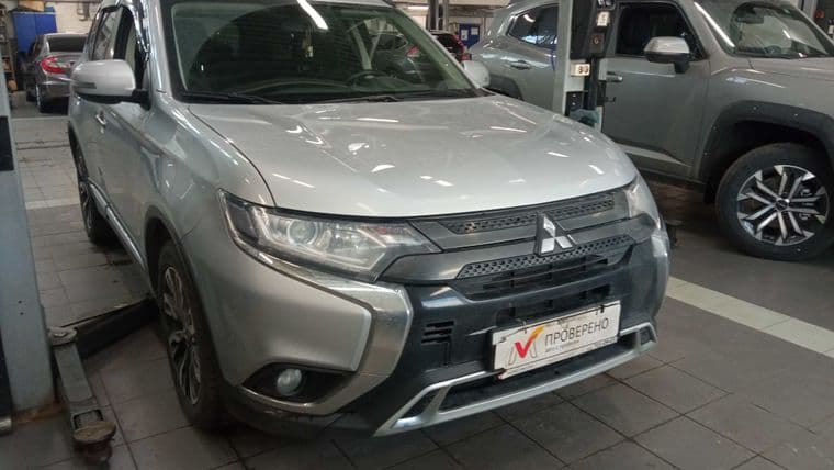Mitsubishi Outlander 2021 года, 70 447 км - вид 2