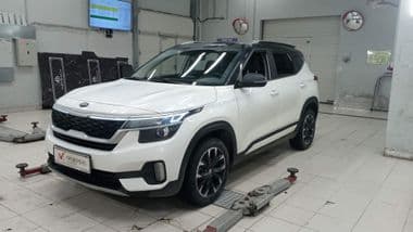 KIA Seltos 2020 года, 104 560 км - вид 1