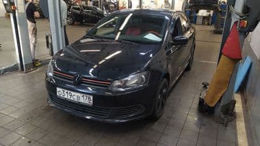Volkswagen Polo 2011 года, 153 912 км - вид 1