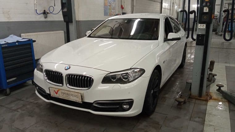 BMW 5 серия 2013 года, 183 181 км - вид 1