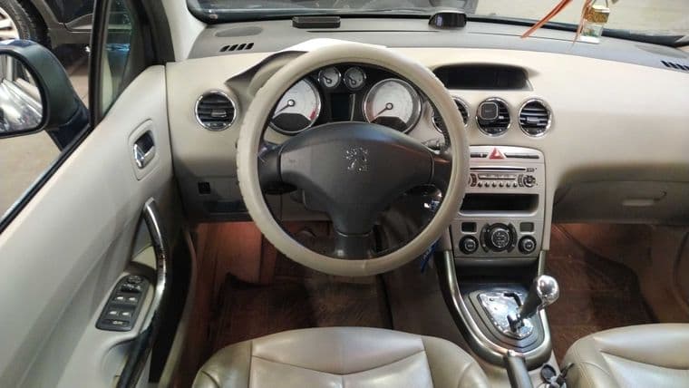 Peugeot 308, 2009 - вид 4