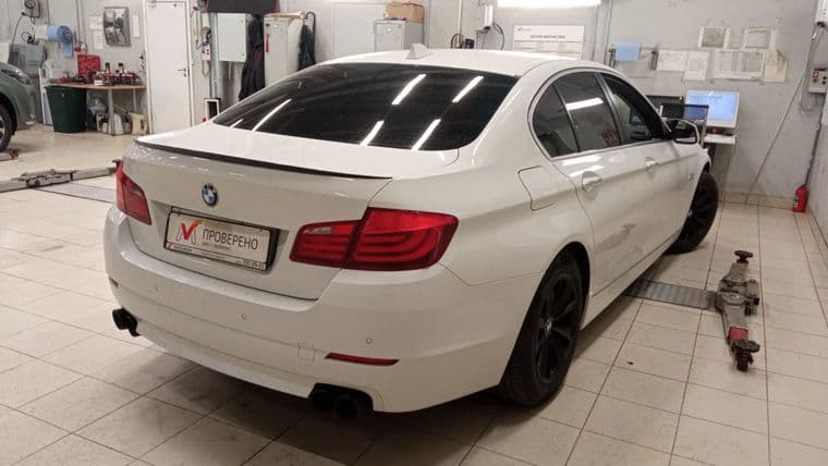 BMW 5 серия, 2010 - вид 2