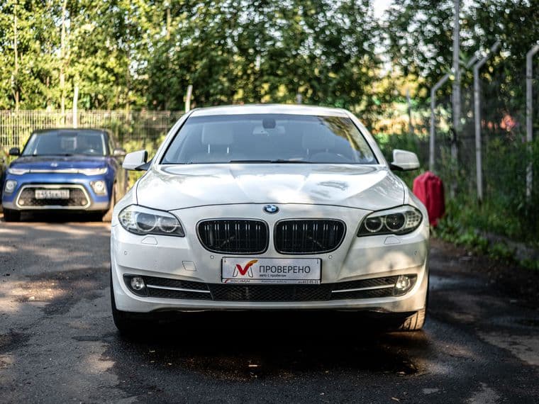 BMW 5 серия, 2010 - вид 2