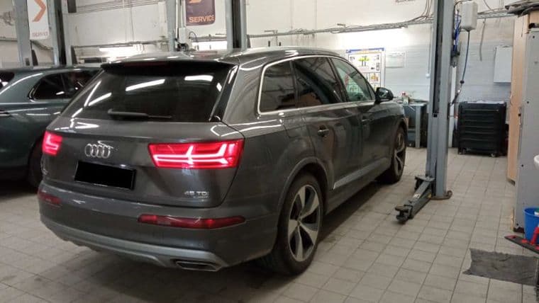 Audi Q7, 2018 - вид 2