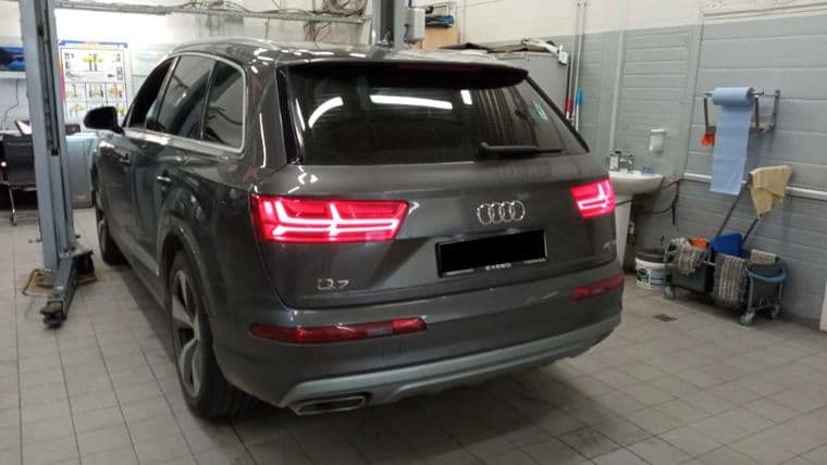 Audi Q7, 2018 - вид 3