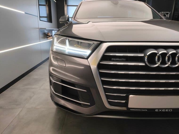 Audi Q7, 2018 - вид 3