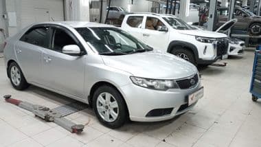 KIA Cerato 2012 года, 228 152 км - вид 2
